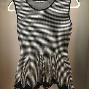 NWOT Le Dai Black & White Houndstooth Peplum Top